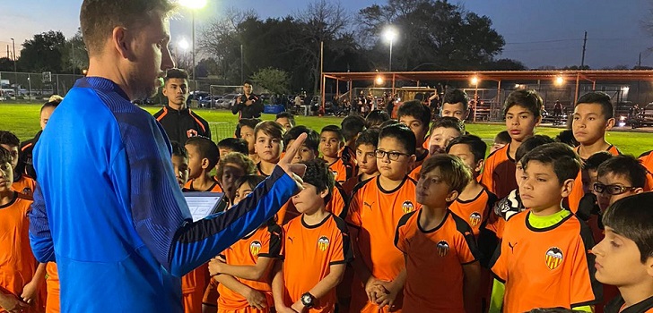 Las catorce academias del Valencia CF cuentan con 5.100 niños y niñas, y 155 entrenadores